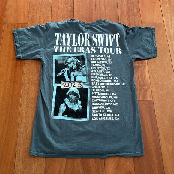 Taylor Swift The Eras Tour Official Merch T-Shirt Size Medium - Picture 4 of 7